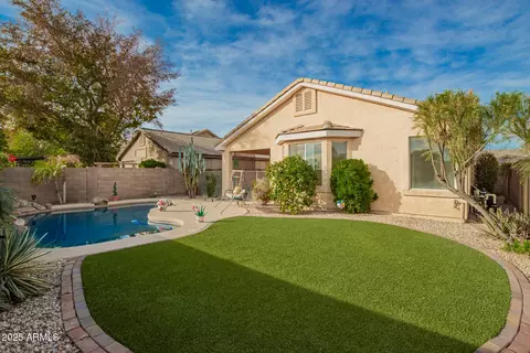 6881 W Pontiac Dr, Glendale, AZ 85308