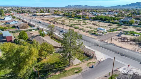 View/Area - 15834 E Ocotillo Rd, Gilbert, AZ 85298 photo 2 of 8