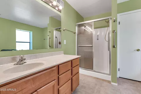 Bath - 15834 E Ocotillo Rd, Gilbert, AZ 85298 photo 2 of 8