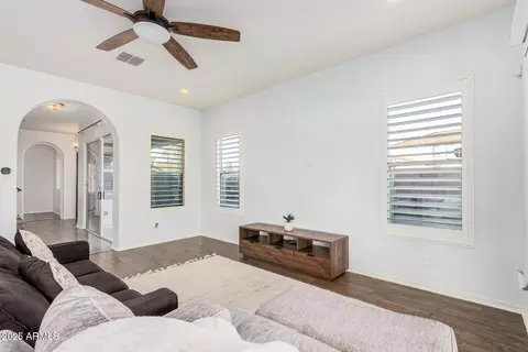 Entry Way - 836 E Gary Ln, Phoenix, AZ 85042 photo 2 of 4