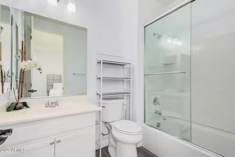 Bath - 836 E Gary Ln, Phoenix, AZ 85042 photo 2 of 3