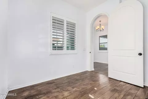 Entry Way - 836 E Gary Ln, Phoenix, AZ 85042 photo 3 of 4