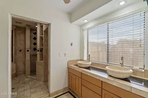 Bath - 1345 E Ocotillo Rd, Phoenix, AZ 85014 photo 1 of 6