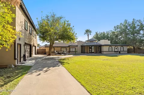 Exterior - 1345 E Ocotillo Rd, Phoenix, AZ 85014 photo 1 of 3