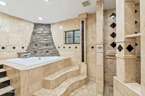 Bath - 1345 E Ocotillo Rd, Phoenix, AZ 85014 photo 4 of 6