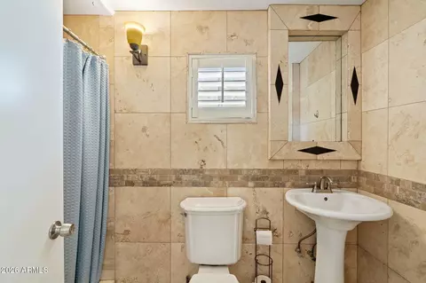 Bath - 1345 E Ocotillo Rd, Phoenix, AZ 85014 photo 5 of 6