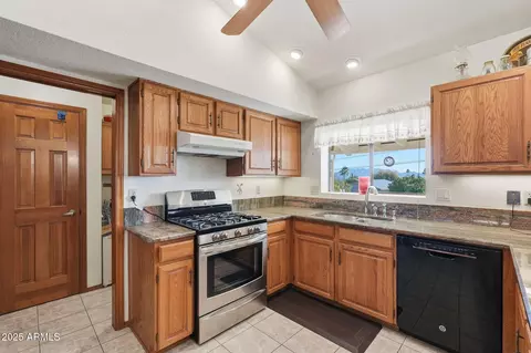 Kitchen - 2639 E Joan D Arc Ave, Phoenix, AZ 85032 photo 2 of 5
