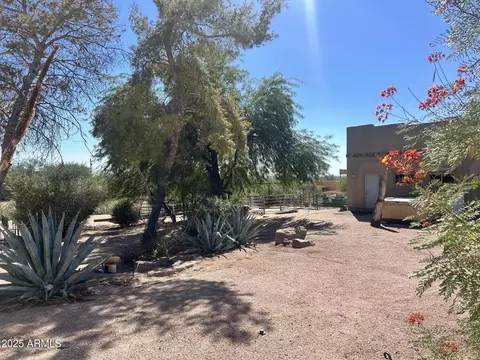 Exterior - 2950 N Val Vista Rd, Apache Junction, AZ 85119 photo 2 of 10