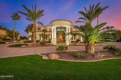 20 E Oakwood Hills Dr, Chandler, AZ 85248