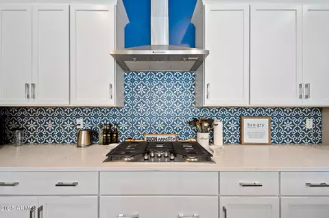 Kitchen - 4155 E Jesse St, Gilbert, AZ 85295 photo 5 of 7