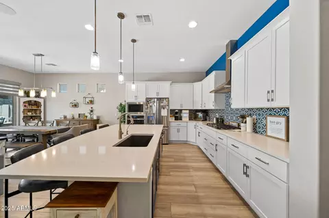 Kitchen - 4155 E Jesse St, Gilbert, AZ 85295 photo 4 of 7