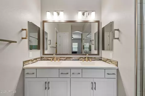 Bath - 4155 E Jesse St, Gilbert, AZ 85295 photo 2 of 7