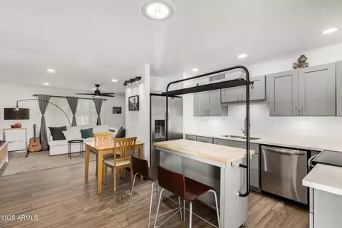 Kitchen - 4713 E Hidalgo Ave, Phoenix, AZ 85040 photo 3 of 6