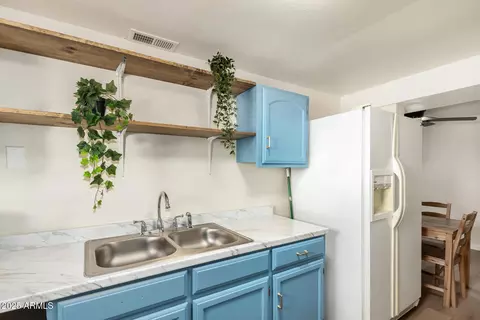Kitchen - 4713 E Hidalgo Ave, Phoenix, AZ 85040 photo 6 of 6