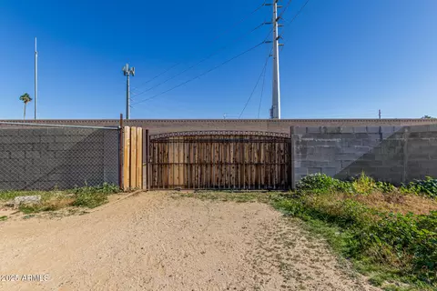 Exterior - 4713 E Hidalgo Ave, Phoenix, AZ 85040 photo 8 of 13