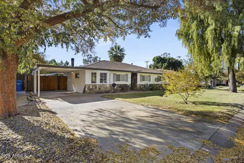 1825 E Medlock Dr, Phoenix, AZ 85016