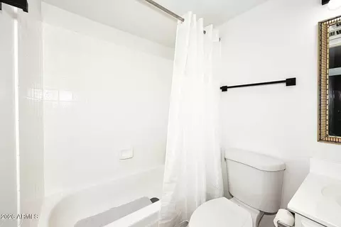 Bath - 815 E Grovers Ave #48, Phoenix, AZ 85022 photo 4 of 5