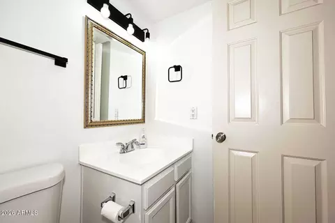 Bath - 815 E Grovers Ave #48, Phoenix, AZ 85022 photo 5 of 5