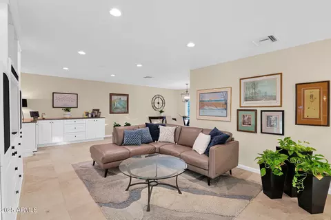 943 E Lois Ln, Phoenix, AZ 85020 photo 11