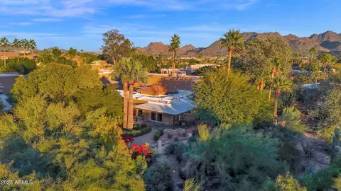 943 E Lois Ln, Phoenix, AZ 85020 photo 3