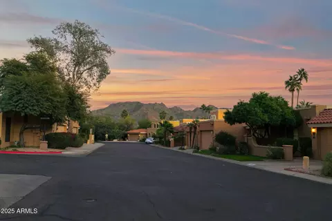 943 E Lois Ln, Phoenix, AZ 85020 photo 59