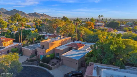 943 E Lois Ln, Phoenix, AZ 85020 photo 6