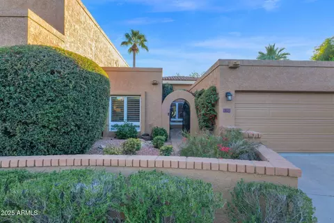943 E Lois Ln, Phoenix, AZ 85020 photo 9