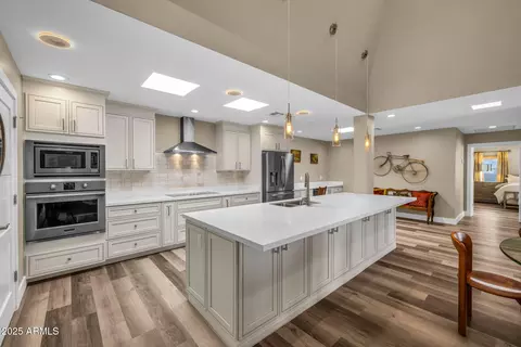 Kitchen - 2530 E Oregon Ave, Phoenix, AZ 85016 photo 5 of 5