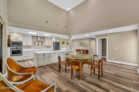 Dining - 2530 E Oregon Ave, Phoenix, AZ 85016 photo 4 of 5