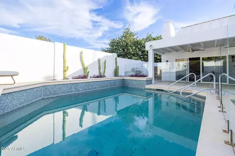 Exterior - 2530 E Oregon Ave, Phoenix, AZ 85016 photo 6 of 6