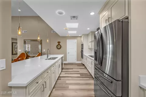 Kitchen - 2530 E Oregon Ave, Phoenix, AZ 85016 photo 2 of 5