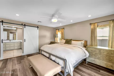 Bedroom - 2530 E Oregon Ave, Phoenix, AZ 85016 photo 2 of 4