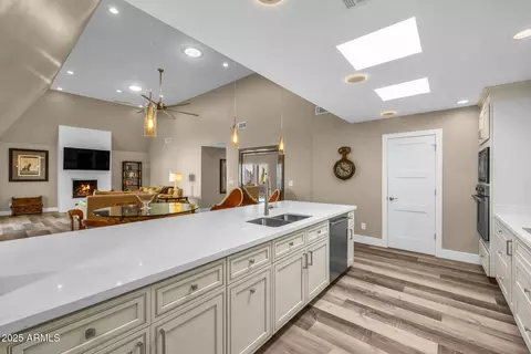 Kitchen - 2530 E Oregon Ave, Phoenix, AZ 85016 photo 3 of 5