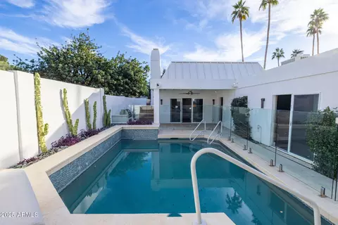 Exterior - 2530 E Oregon Ave, Phoenix, AZ 85016 photo 4 of 6