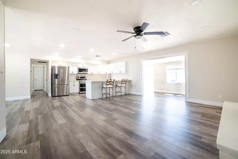 Living - 1633 E Wesleyan Dr E, Tempe, AZ 85282 photo 8 of 9