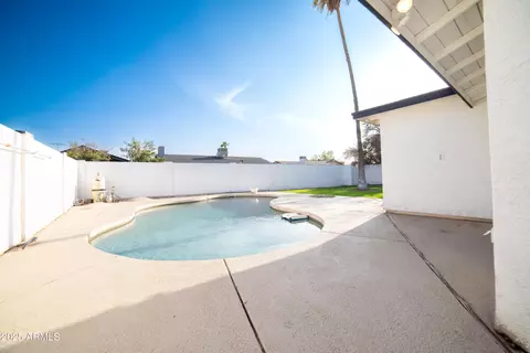 Exterior - 1633 E Wesleyan Dr E, Tempe, AZ 85282 photo 7 of 8
