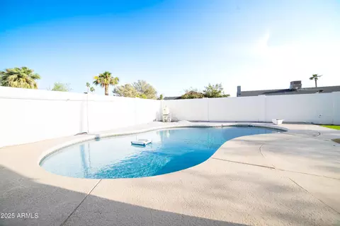 Exterior - 1633 E Wesleyan Dr E, Tempe, AZ 85282 photo 6 of 8