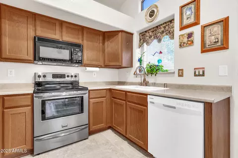 Kitchen - 9318 E Osage Ave, Mesa, AZ 85212 photo 4 of 4