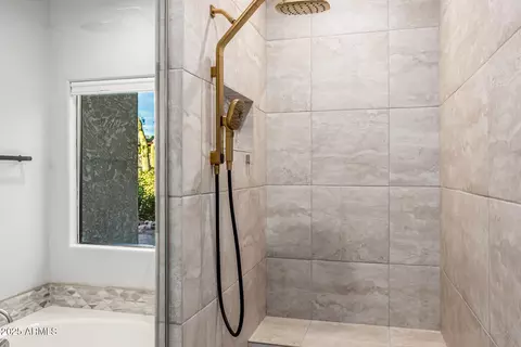 Bath - 3083 N Herrala Way, Apache Junction, AZ 85119 photo 3 of 5