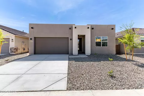 657 W Riparian Dr, San Tan Valley, AZ 85140