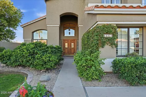Exterior - 1819 E Catamaran Dr, Gilbert, AZ 85234 photo 2 of 12