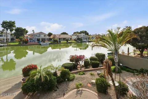 View/Area - 1819 E Catamaran Dr, Gilbert, AZ 85234 photo 3 of 5