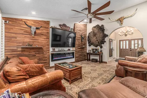 1426 N Spire Ct, Chandler, AZ 85224