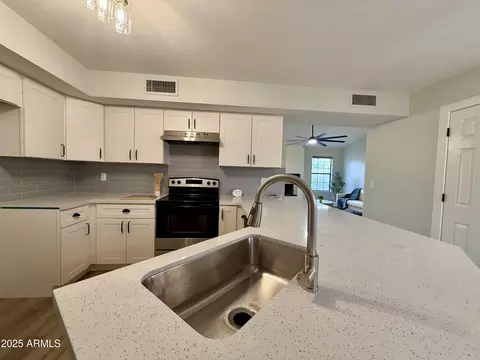 1034 Encinas Ave, Gilbert, AZ 85234 photo 17