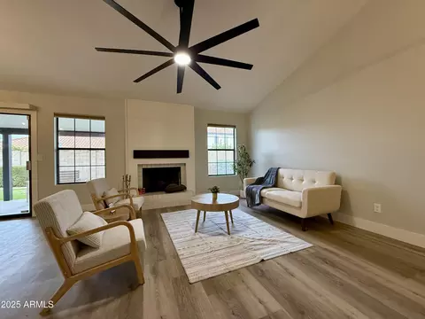 1034 Encinas Ave, Gilbert, AZ 85234 photo 9