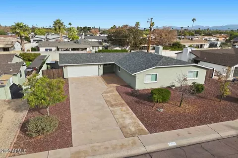 2934 E Shangri La Rd, Phoenix, AZ 85028 photo 3
