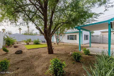 Exterior - 1305 E Granada Rd, Phoenix, AZ 85006 photo 6 of 10