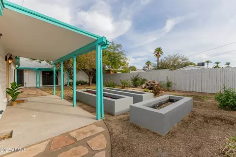 Exterior - 1305 E Granada Rd, Phoenix, AZ 85006 photo 9 of 10