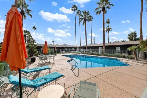 Exterior - 1450 E Bethany Home Rd #8, Phoenix, AZ 85014 photo 6 of 6