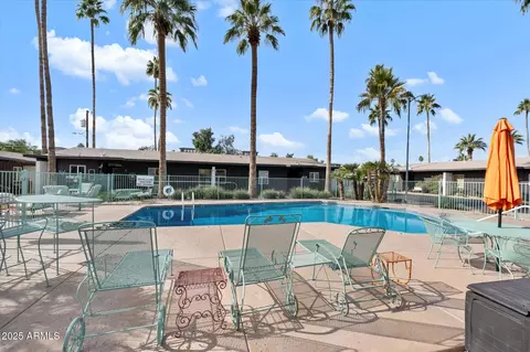 Exterior - 1450 E Bethany Home Rd #8, Phoenix, AZ 85014 photo 5 of 6